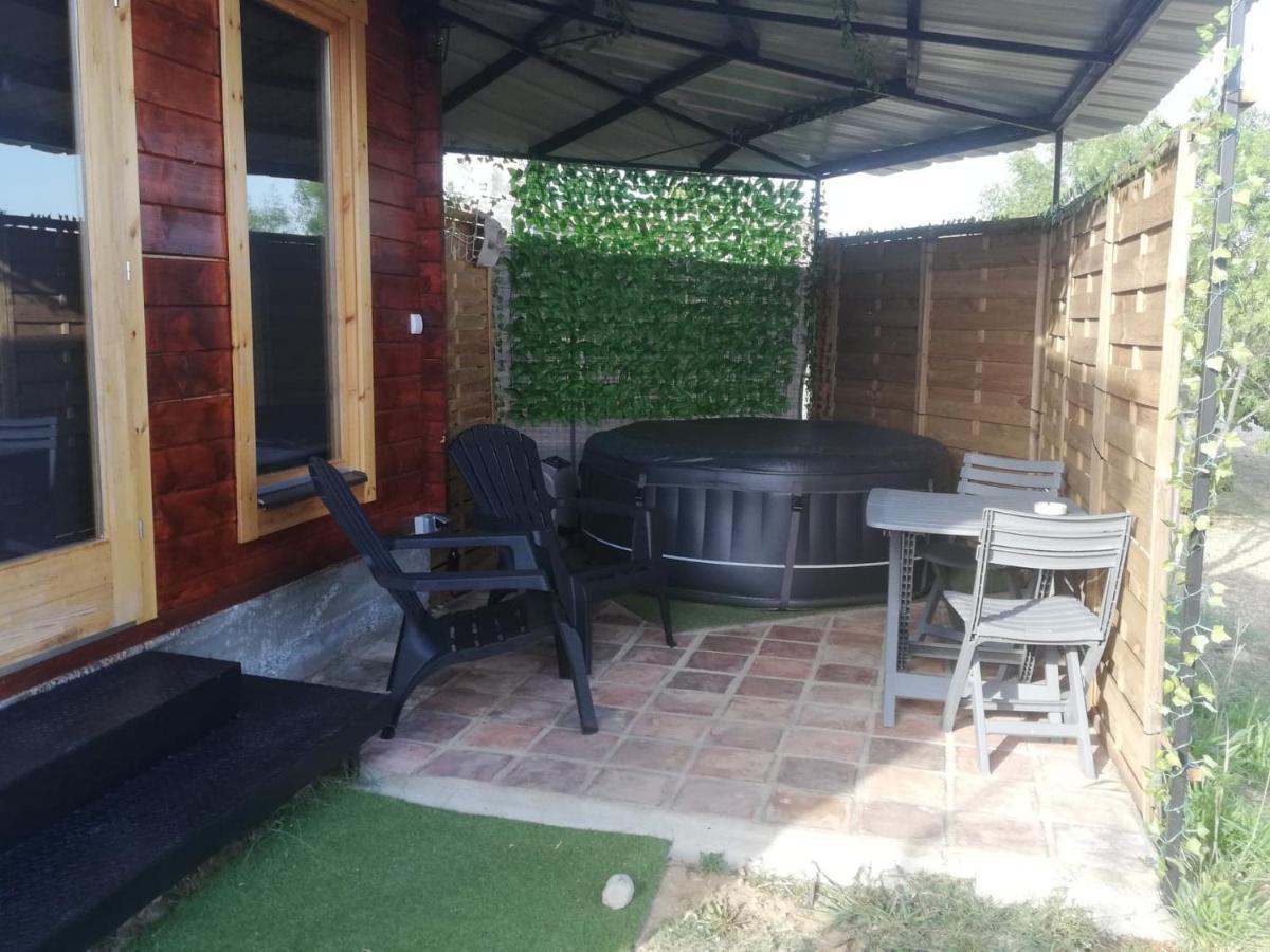 Charmant Chalet Pour 2 Personnes Spa Prive Massillargues-Attuech 외부 사진